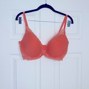 NWOT Natori Peach Lace Bra